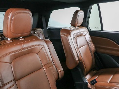 Used 2023 Lincoln Aviator Reserve w/ Jet Package AWD/4WD image 29