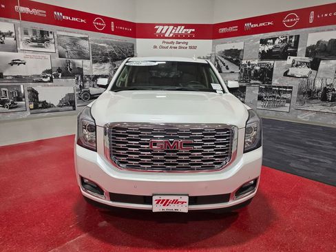 Used 2018 GMC Yukon XL Denali w/ Open Road Package image 11