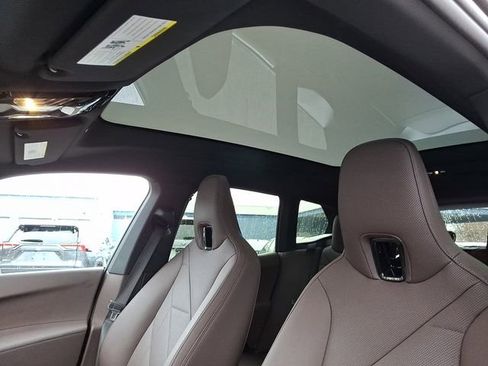 Used 2024 BMW iX xDrive50 w/ Premium Package image 18