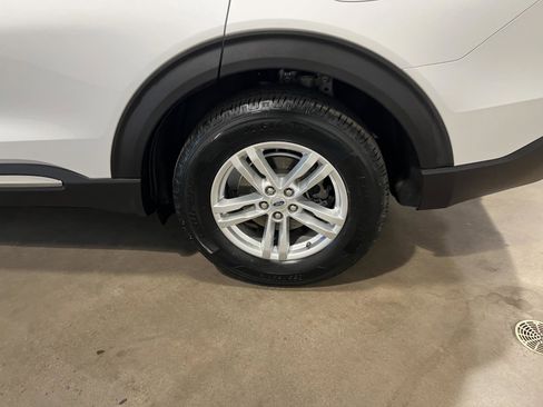 Used 2020 Ford Explorer XLT w/ Equipment Group 202A image 45