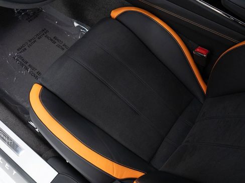 Used 2025 Bentley Flying Spur Plug-In Hybrid image 19