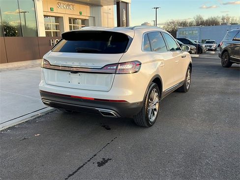 Used 2022 Lincoln Nautilus Reserve w/ Equipment Group 201A image 10