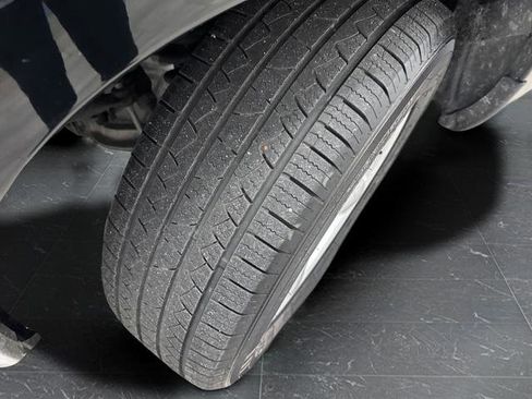 Used 2022 RAM 1500 Classic SLT image 34