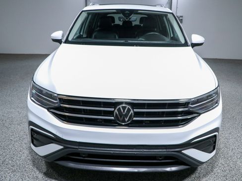 Used 2022 Volkswagen Tiguan SE FWD image 4