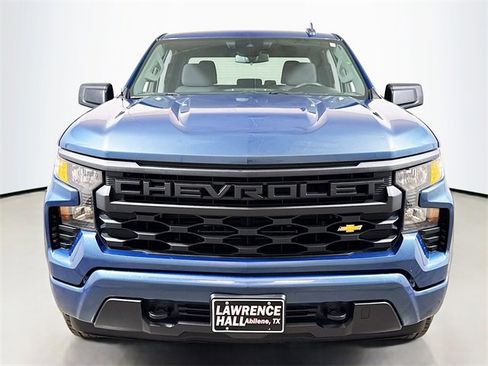 Used 2024 Chevrolet Silverado 1500 Custom image 2