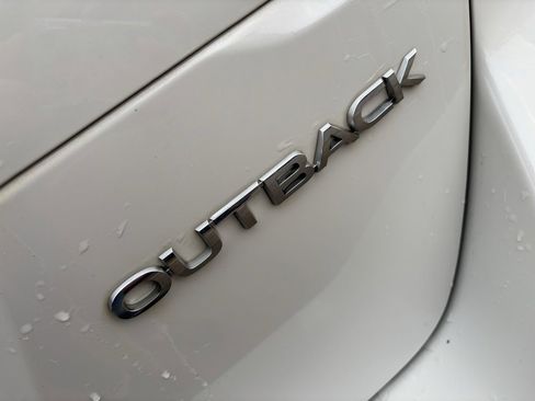 Used 2023 Subaru Outback Limited image 10