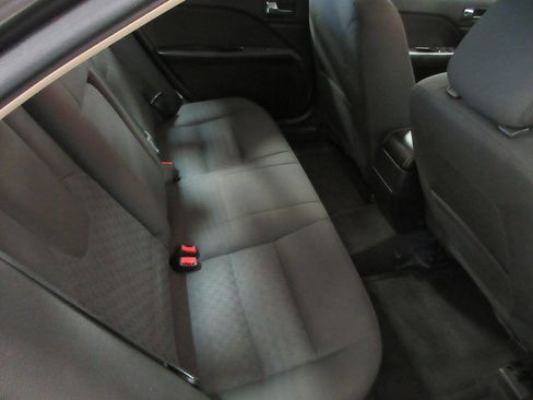 Used 2011 Ford Fusion SE w/ 202A Rapid Spec Order Code image 16