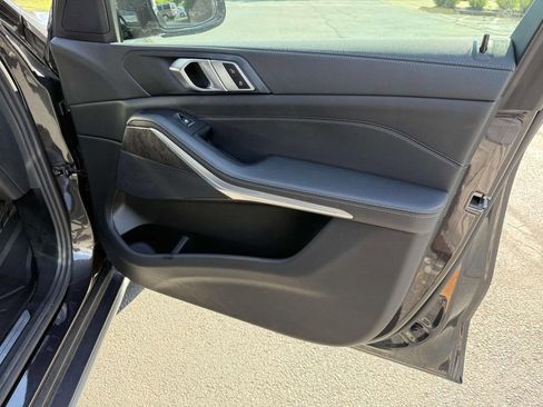 Used 2022 BMW X5 xDrive40i w/ Premium Package image 18