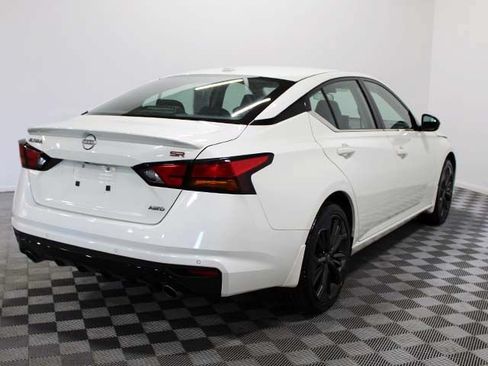 Used 2023 Nissan Altima 2.5 SR w/ SR Premium Package AWD/4WD image 6