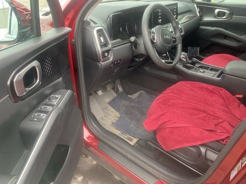 Used 2022 Kia Sorento LX image 11