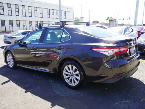 Used 2018 Toyota Camry LE FWD image 23