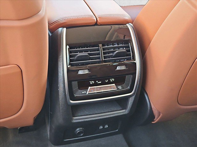 Used 2026 BMW X7 xDrive40i AWD/4WD image 17