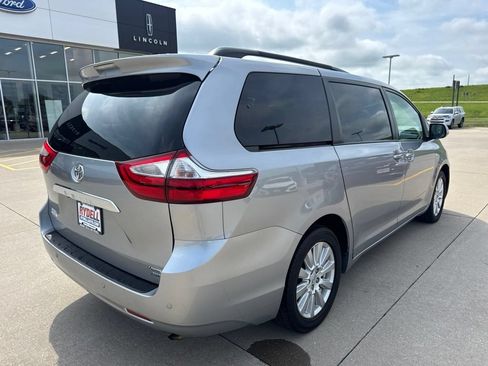 Used 2017 Toyota Sienna Limited AWD/4WD image 33