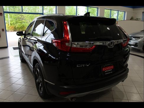 Used 2018 Honda CR-V Touring image 7