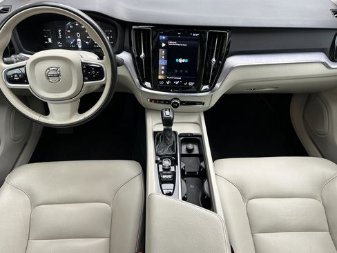 Used 2019 Volvo S60 T5 Momentum w/ Premium Package FWD image 15