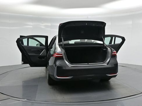 Used 2025 BMW 530i image 31