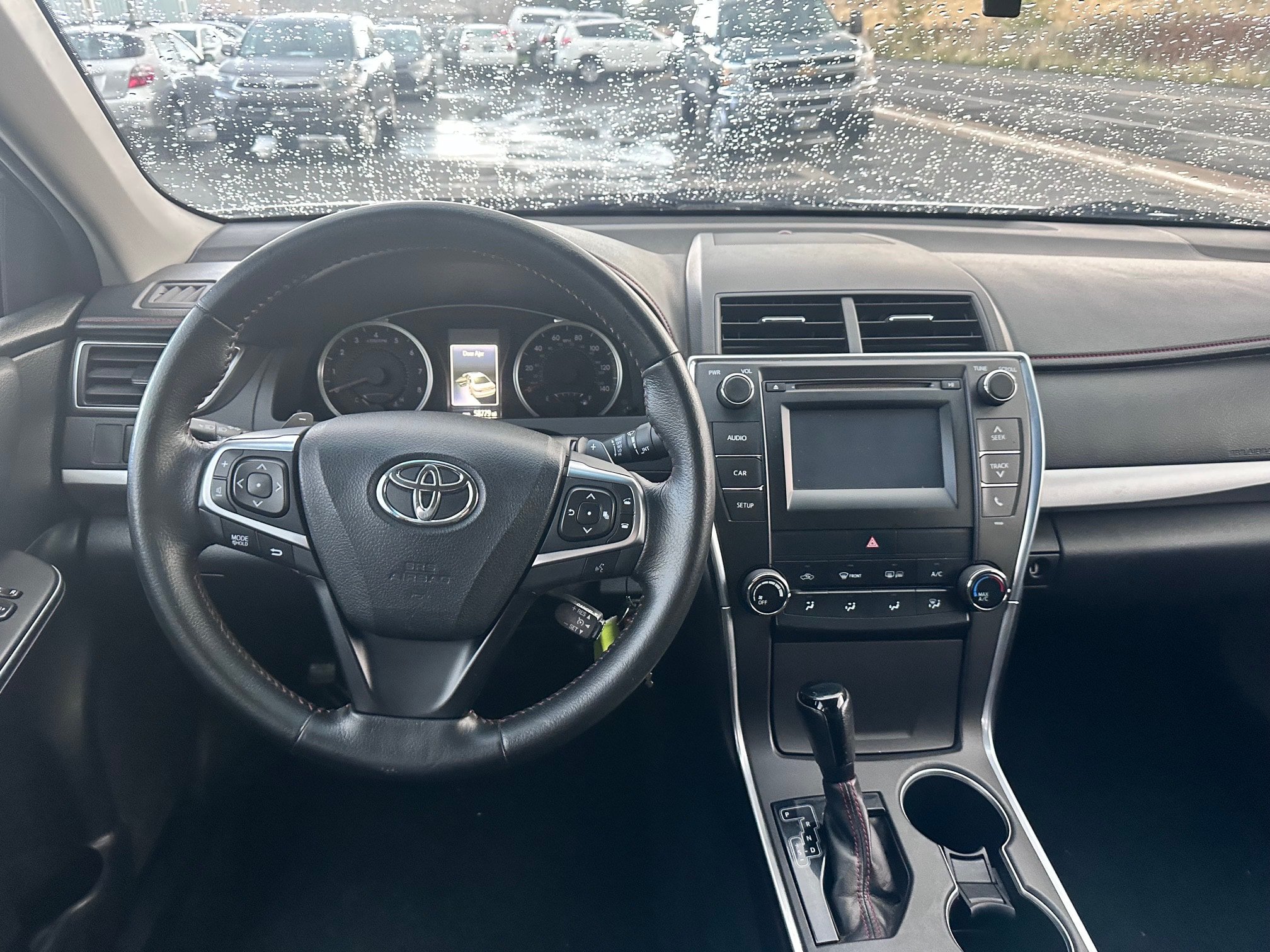 Used 2015 Toyota Camry SE FWD image 7