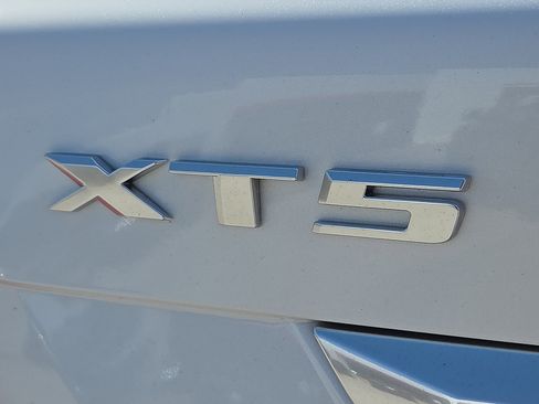 Used 2019 Cadillac XT5 Luxury FWD image 8