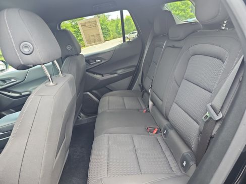Used 2025 Chevrolet Equinox LT w/ Safety and Technology Package FWD image 13