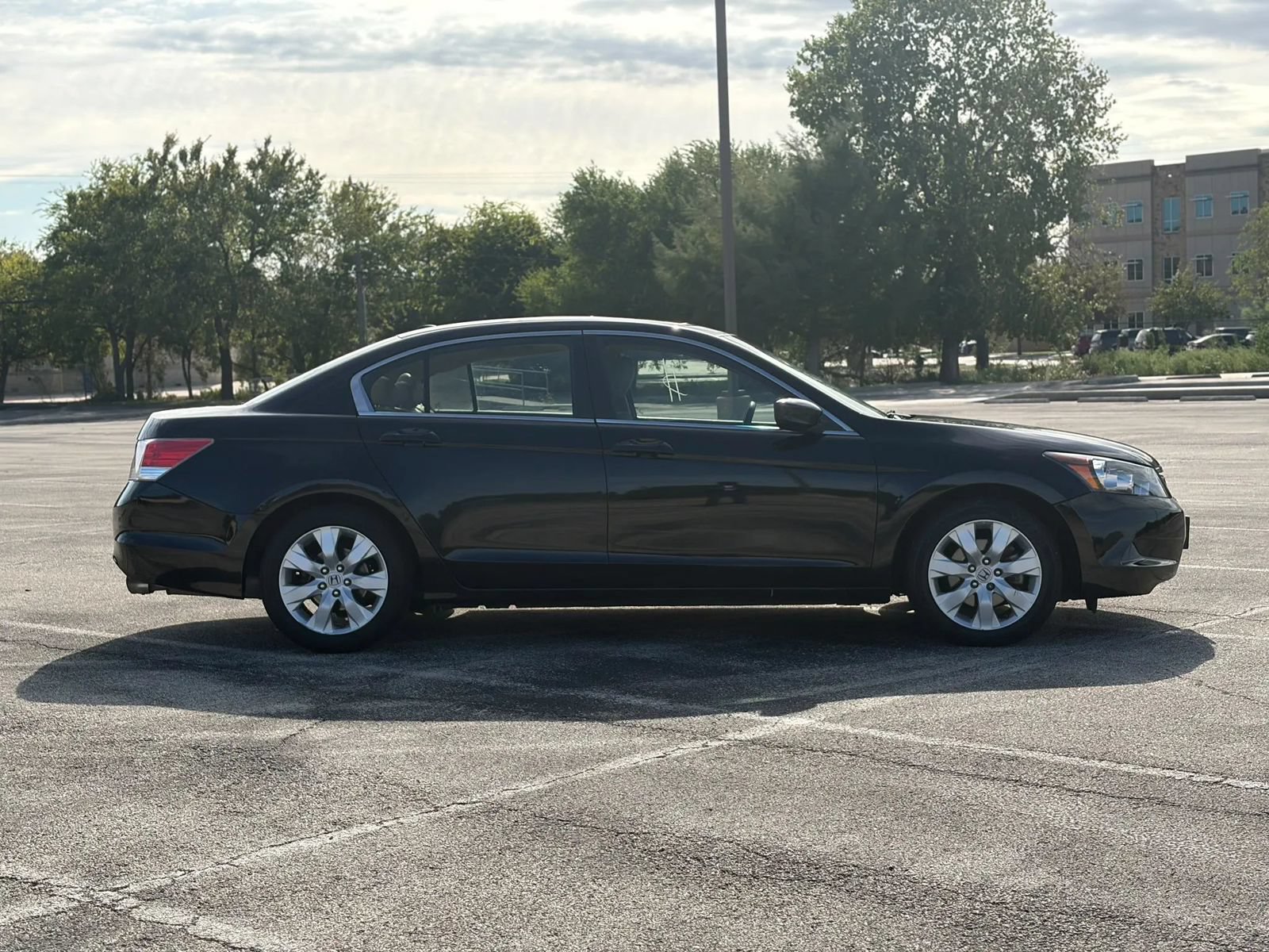 Used 2010 Honda Accord EX-L image 6