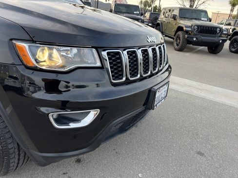 Used 2022 Jeep Grand Cherokee Laredo E image 10