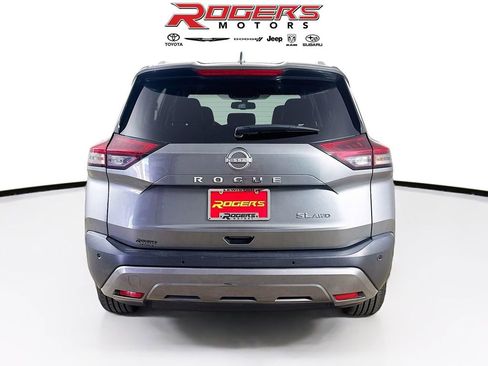 Used 2023 Nissan Rogue SL w/ SL Premium Package image 7