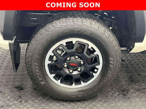 Used 2024 Toyota Tacoma TRD Off-Road AWD/4WD image 4