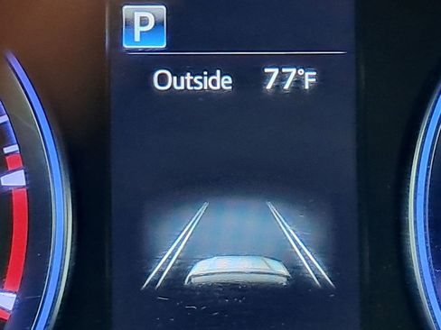 Used 2019 Toyota Highlander SE image 13