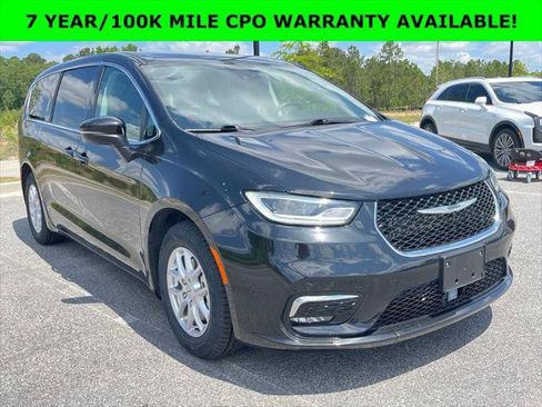 Certified 2023 Chrysler Pacifica Touring-L FWD image 11