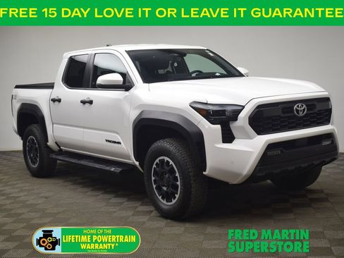 Used 2024 Toyota Tacoma TRD Off-Road image 1