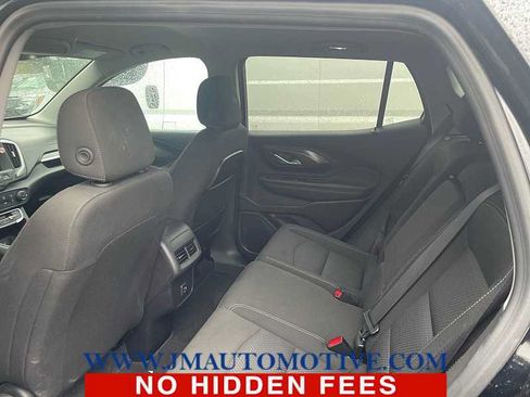 Used 2024 GMC Terrain SLE FWD image 3