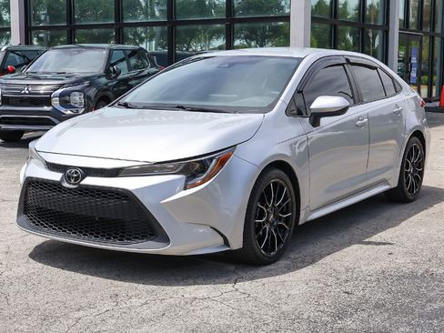 Used 2021 Toyota Corolla LE FWD image 5