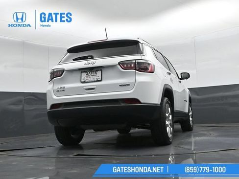 Used 2022 Jeep Compass Latitude w/ Sun and Sound Group AWD/4WD image 42