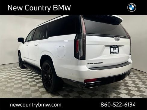 Used 2024 Cadillac Escalade ESV Sport Platinum w/ LPO, ONYX Package AWD/4WD image 4
