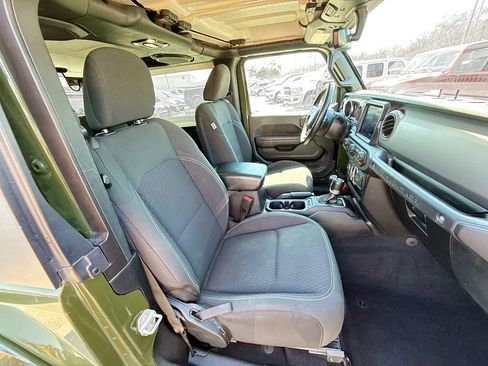 Used 2021 Jeep Wrangler Sport image 30