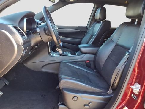 Used 2021 Jeep Grand Cherokee Laredo X AWD/4WD image 4