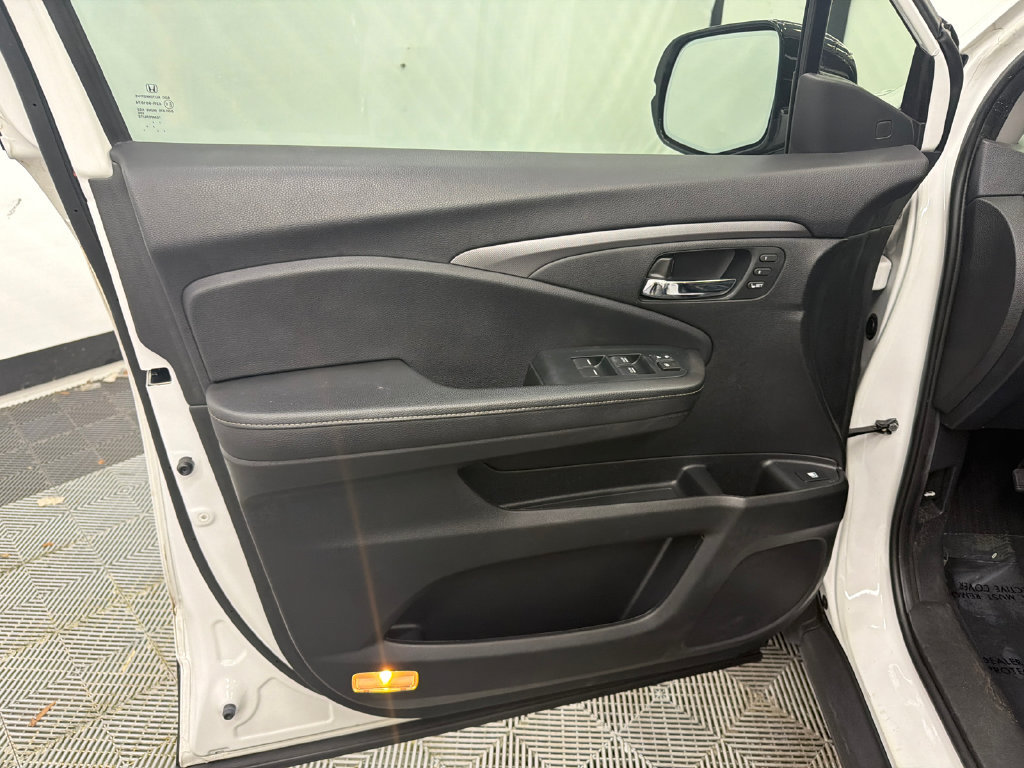 Used 2023 Honda Ridgeline RTL-E image 11
