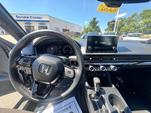 Used 2025 Honda Civic Sport image 10