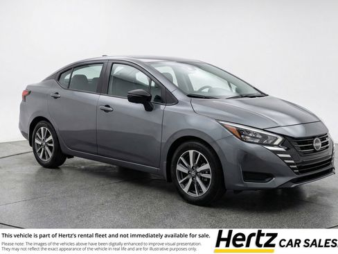 Used 2025 Nissan Versa SV image 1