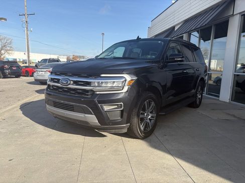 Used 2024 Ford Expedition Limited image 5