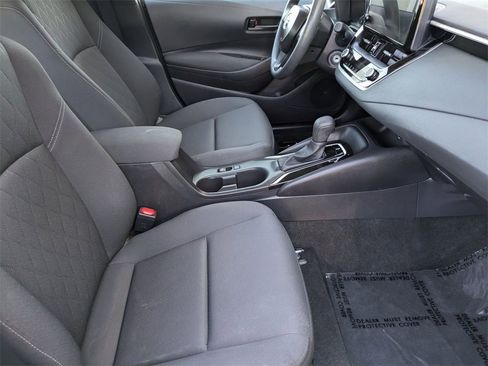 Used 2025 Toyota Corolla LE image 31