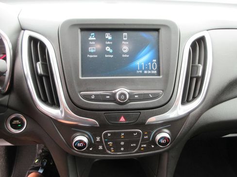 Certified 2018 Chevrolet Equinox LT FWD image 30