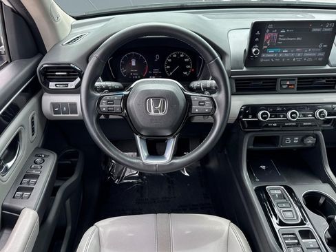 Certified 2023 Honda Pilot Touring image 31
