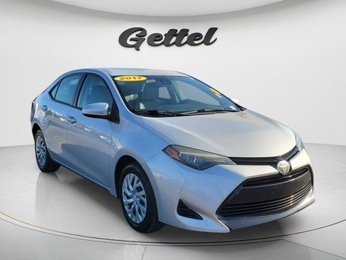Used 2017 Toyota Corolla LE image 2