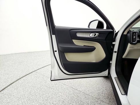 New 2026 Volvo XC40 B5 Plus w/ Protection Package Premier AWD/4WD image 27