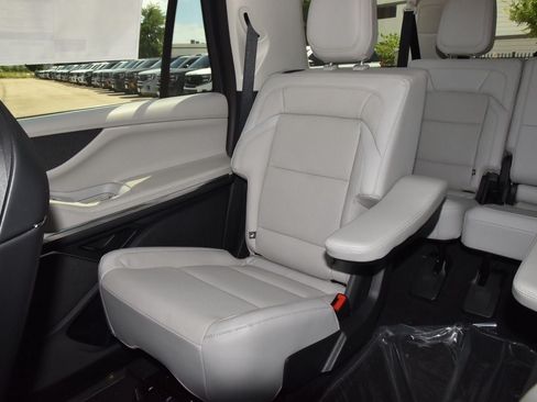 New 2026 Lincoln Navigator L Reserve w/ Jet Appearance Package AWD/4WD image 20