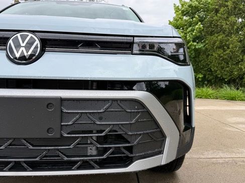 New 2026 Volkswagen Taos SE AWD/4WD image 4