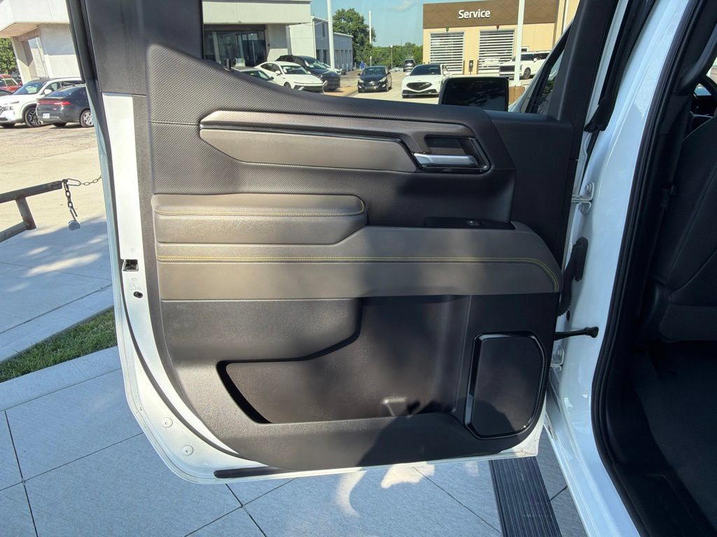 Used 2023 Chevrolet Silverado 1500 ZR2 w/ Technology Package AWD/4WD image 27