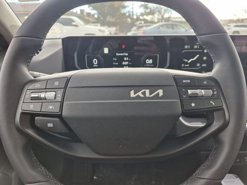 New 2025 Kia K4 EX image 18