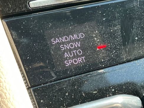 Used 2025 Jeep Grand Cherokee Limited w/ Luxury Tech Group II image 33